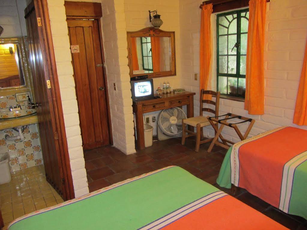 Bed and Breakfast Casa Del Retono Tlaquepaque Екстер'єр фото